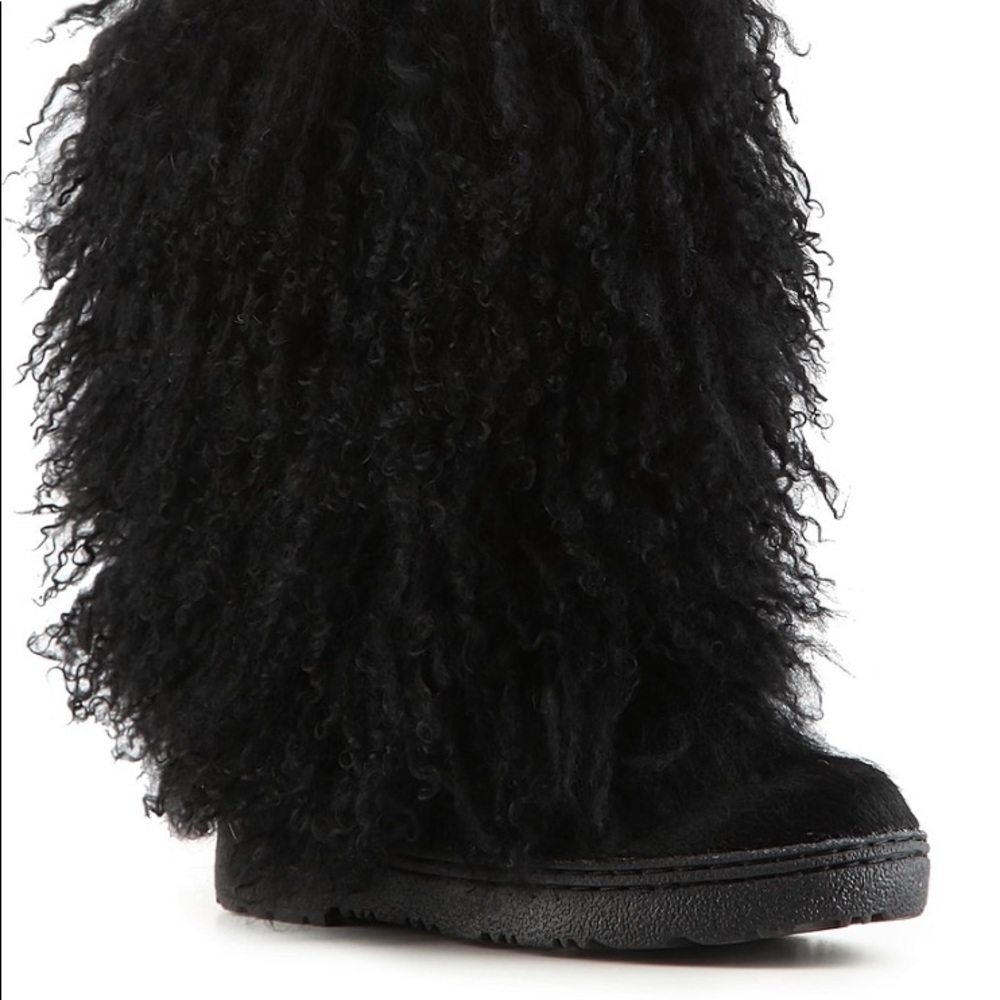 Boetis Boot from Bearpaw/ size 7